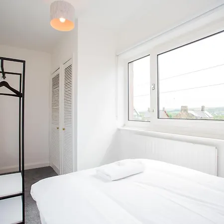Apartment Vacant Nests Spacious Front Street *