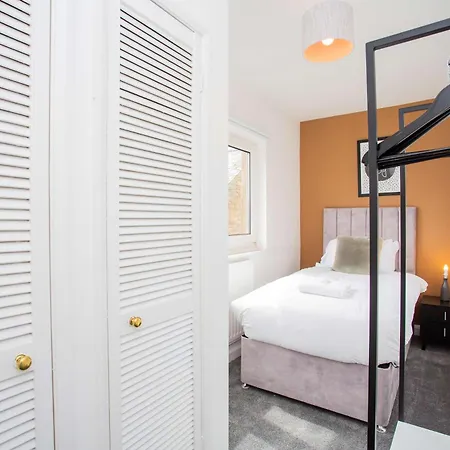Apartment Vacant Nests Spacious Front Street