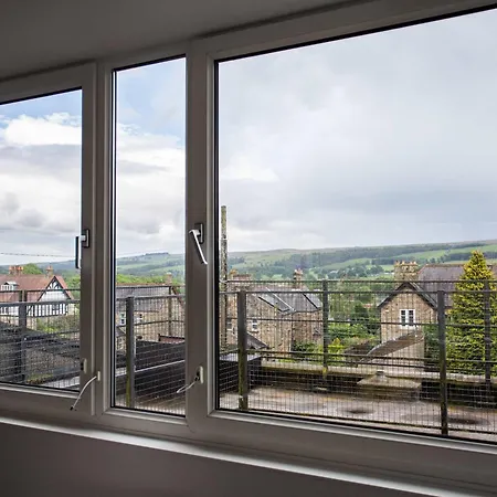 Vacant Nests Spacious Front Street Apartment Fingland